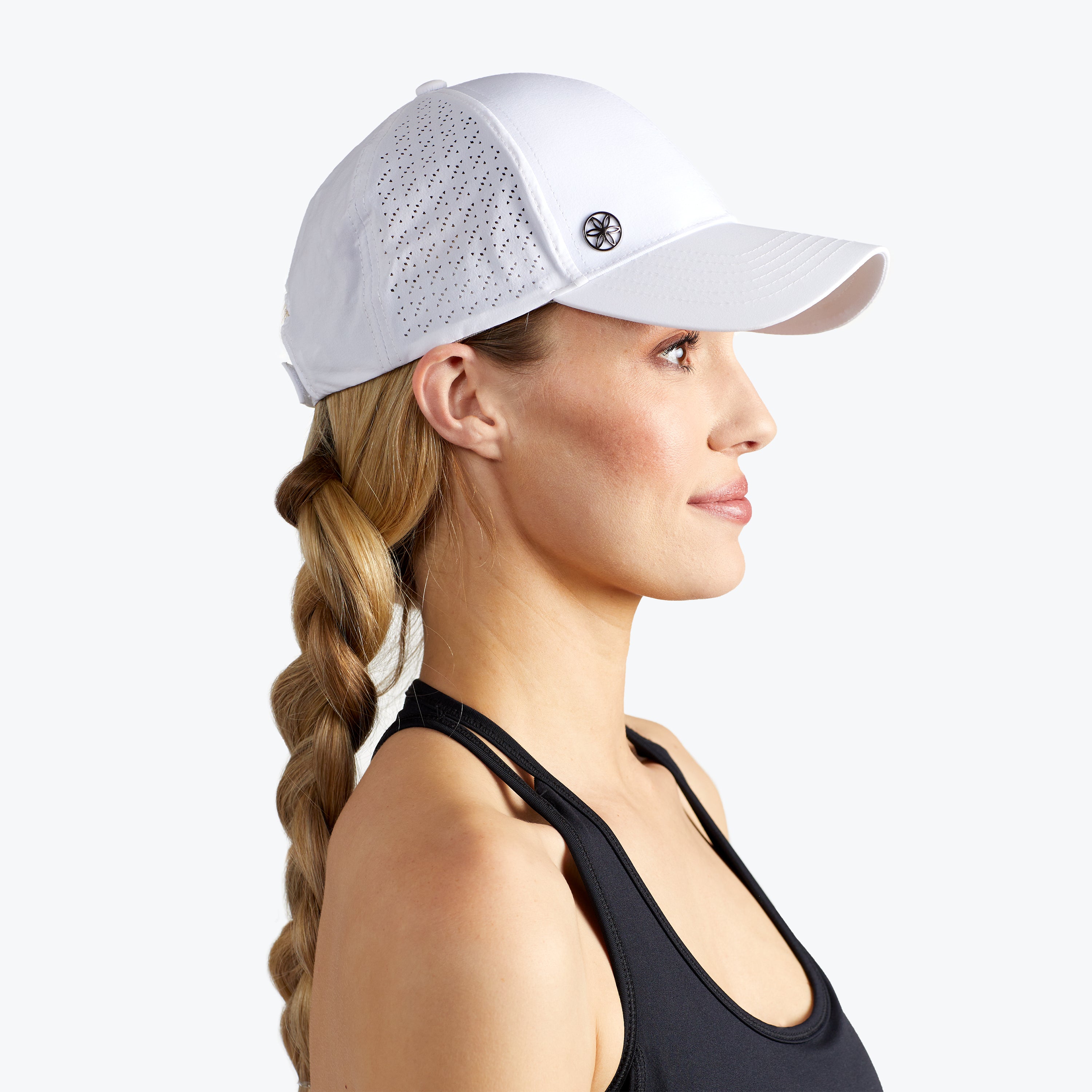 Gaiam Women's Classic Outdoor Hat - Dry Fit Sweat Headband, Pre-Shaped  Bill, Adjustable Size : : Clothing, Shoes & Accessories